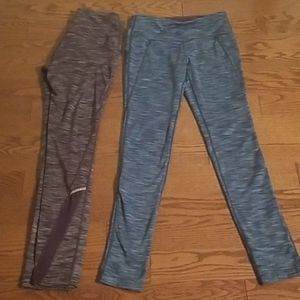 2 pairs of yoga pants